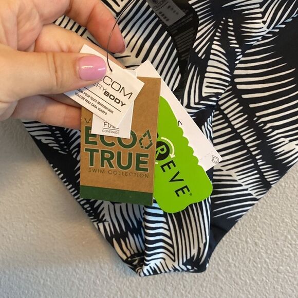 NWT- Volcom- “Stay or leaf” the side tie- bikini full coverage bottoms - Picture 5 of 11